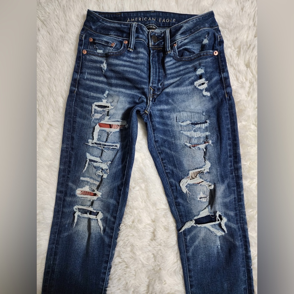 American Eagle Distressed Blue Jeans